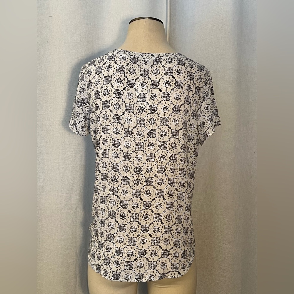 Loft Blue And White Patterned Button Shoulder Blo… - image 3